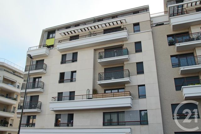 Appartement F2 à vendre - 2 pièces - 46.7 m2 - SURESNES - 92 - ILE-DE-FRANCE - Century 21 La Doyenne